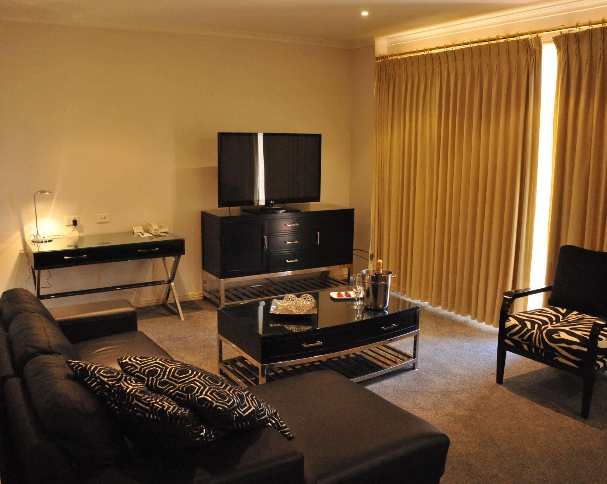The Carrington Hotel Shepparton Esterno foto